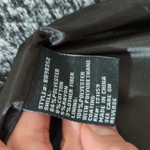 Coat - Picture 6 of 7